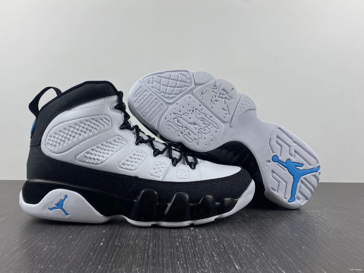 Blue University CT8019-140 Retro Jordan - 9 0912